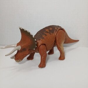 Jurassic World Park Rivals Roarivores Triceratops Dinosaur Action Figure Sound